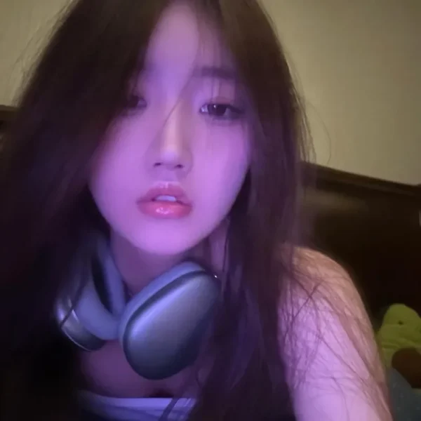 纽约高端外围女Emily