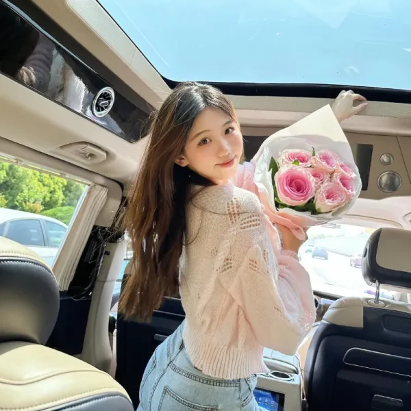 迪拜高端甜美女Zeke