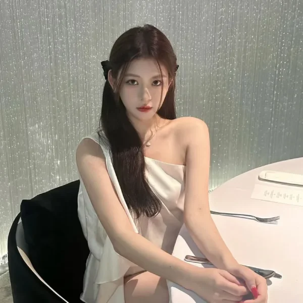 温哥华高端约炮女Molly