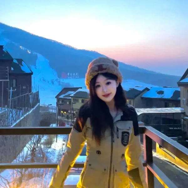 温哥华高端包养女Ada