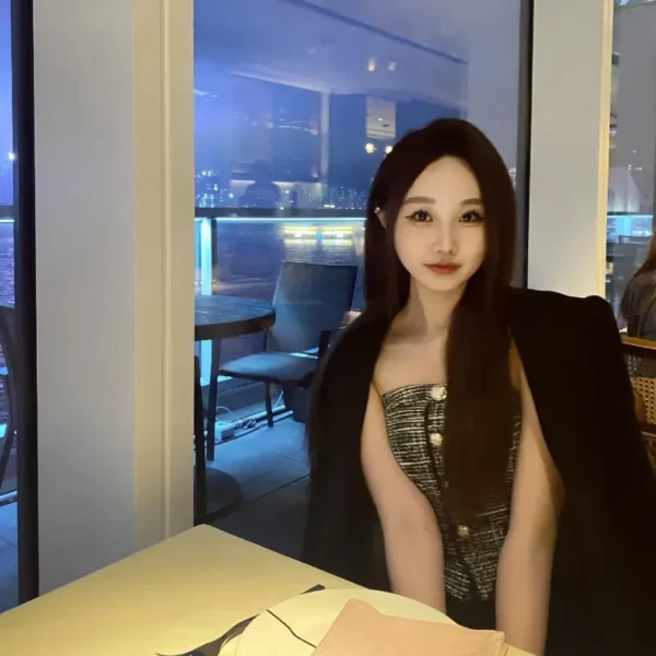 西雅图高端包养女Adele