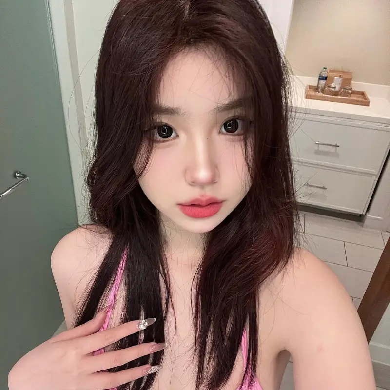 波士顿高端外围女Chiara