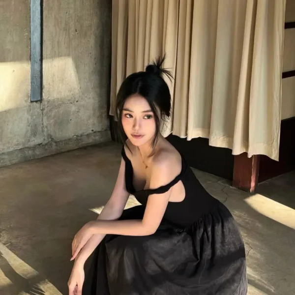 旧金山高端伴游女Alina