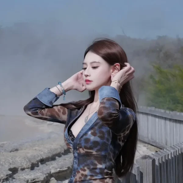 纽约高端陪玩女Anneliese