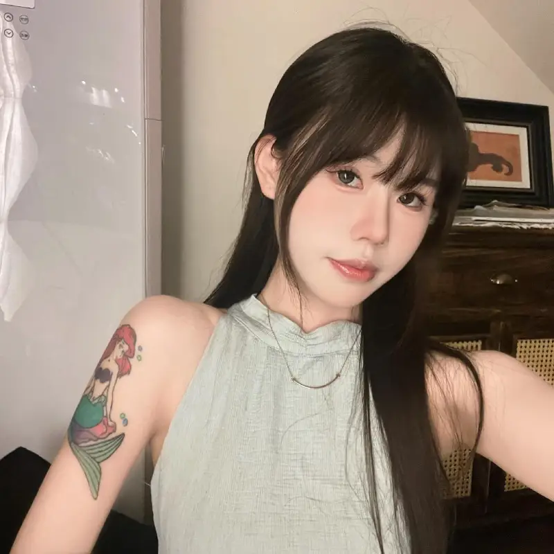 温哥华高端外围女Annika