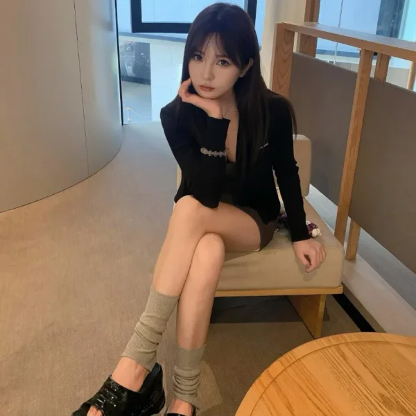 洛杉矶高端包养女Aria