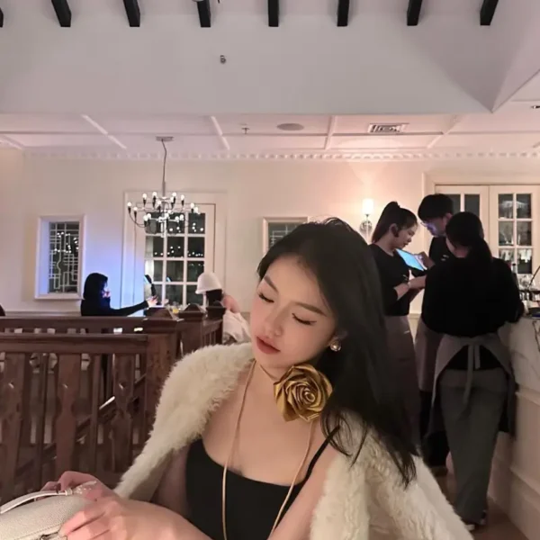 洛杉矶高端包养女Bianca