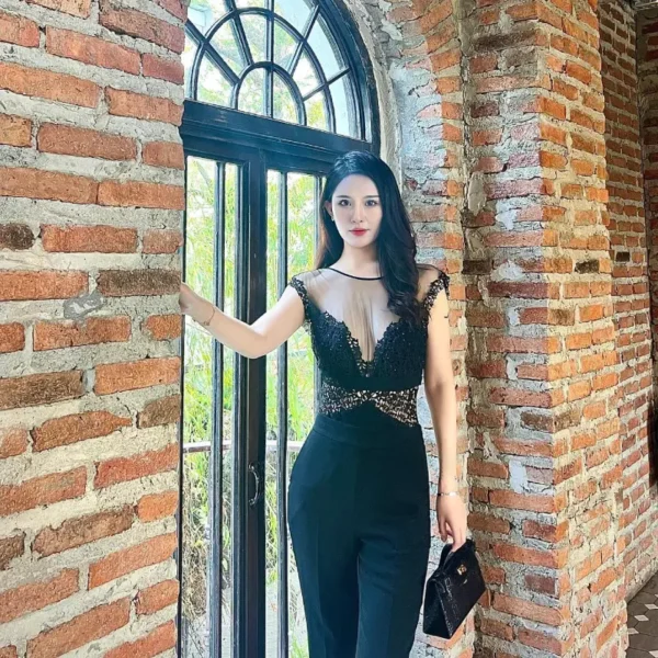 洛杉矶高端极品女Brandi