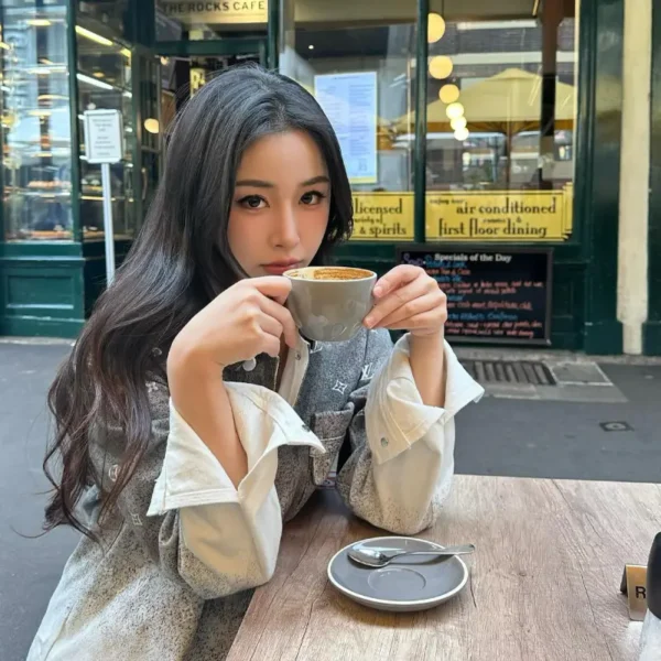 洛杉矶高端极品女Camila
