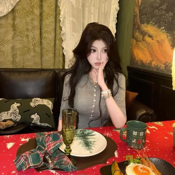 迈阿密高端伴游女Clara