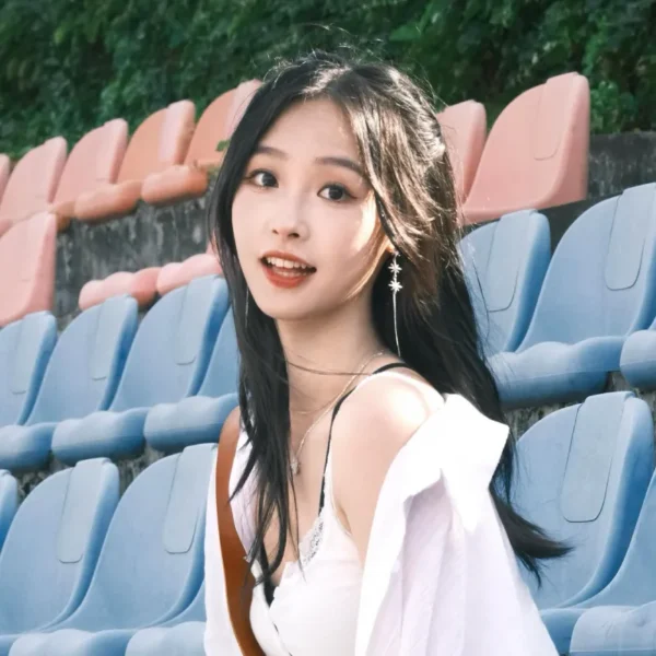 纽约高端学生女Ella