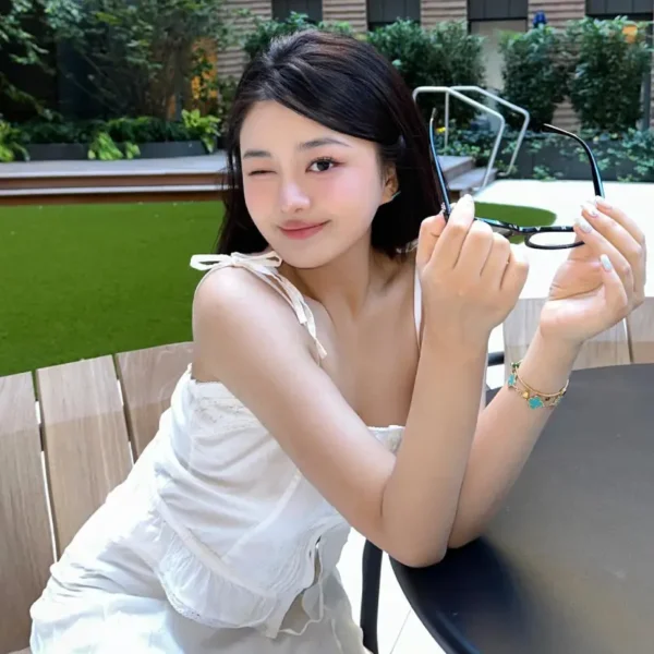 洛杉矶高端清纯女Elsa