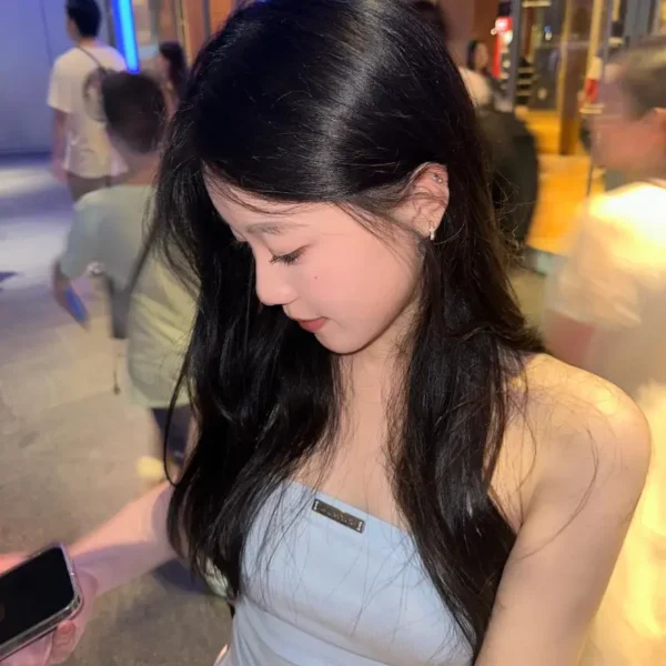 波士顿高端包养女Giulia