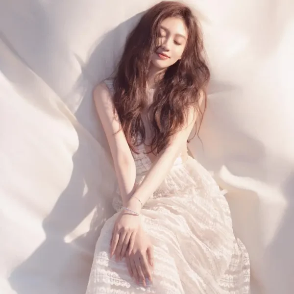 洛杉矶高端纯欲女瑶儿
