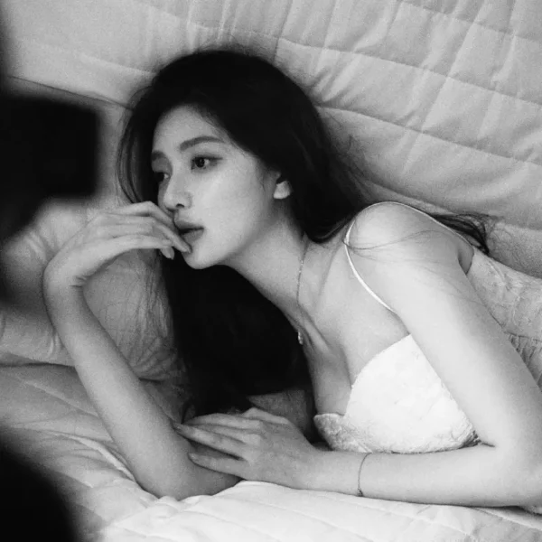 洛杉矶高端陪玩女瑶儿