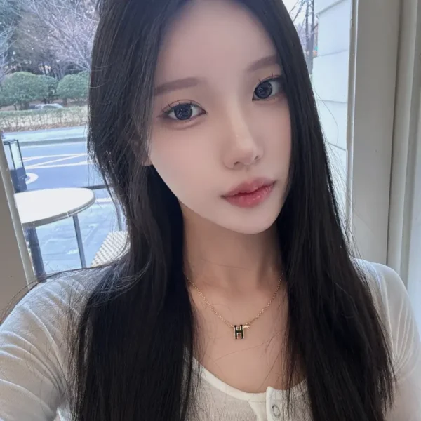 旧金山高端包养女Josephine