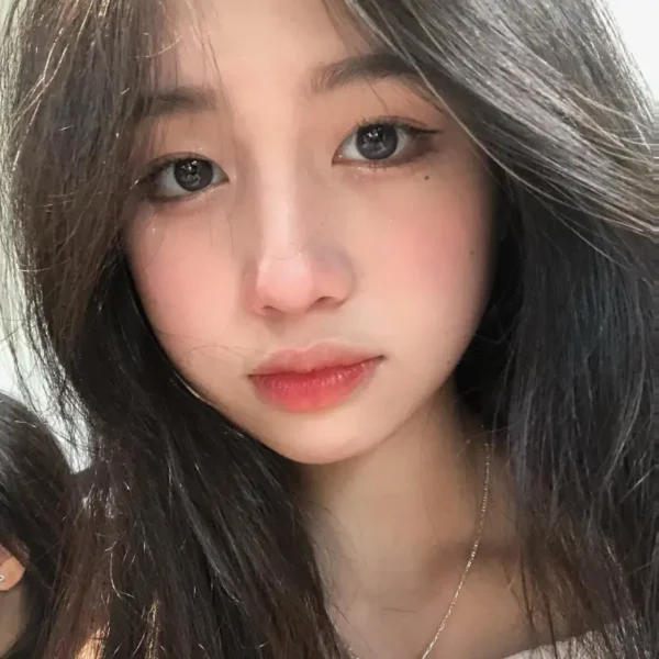 旧金山高端包养女Paris