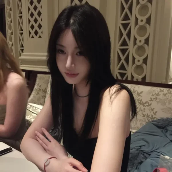 温哥华高端包养女Veronica