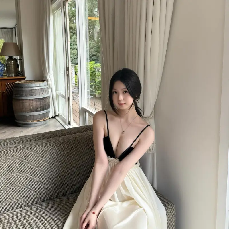 纽约高端外围女Winnie