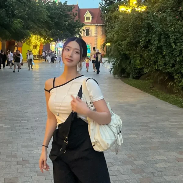 芝加哥高端包养女Ximena