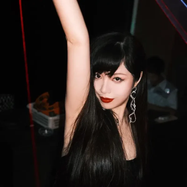 华盛顿高端包养女Yara