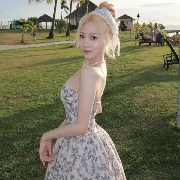 芝加哥高端包养女Valerie