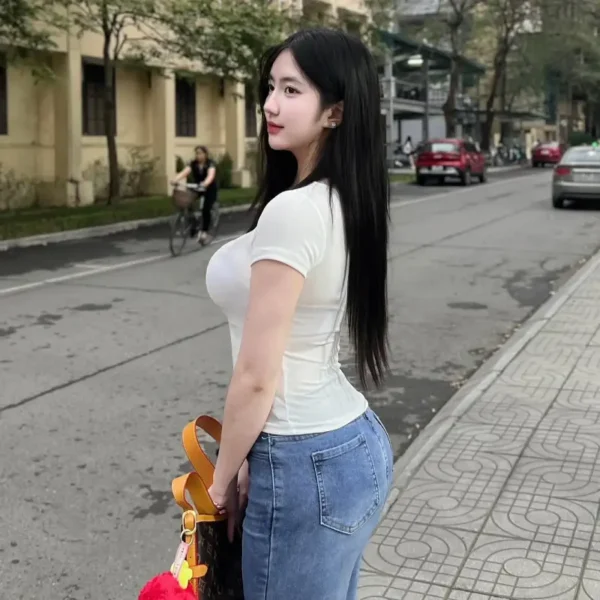 温哥华高端伴游女Mila