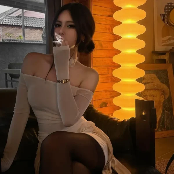 温哥华高端陪玩女Linda