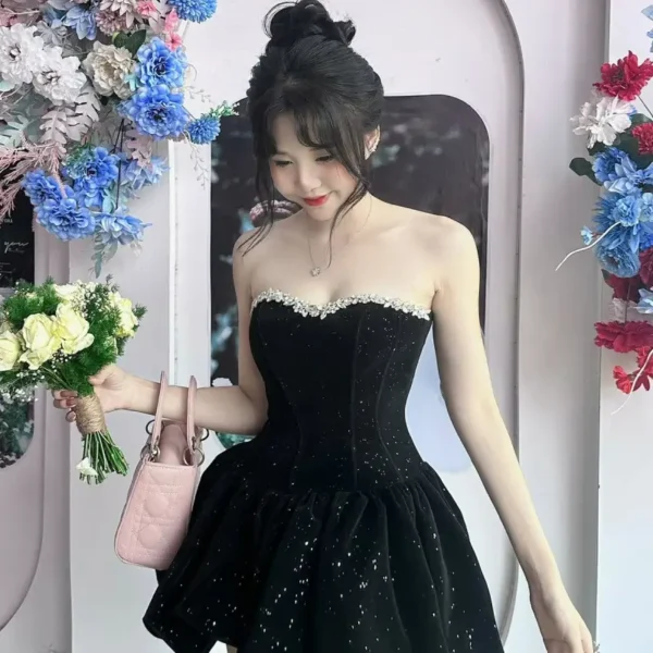 温哥华高端约炮女Lucy