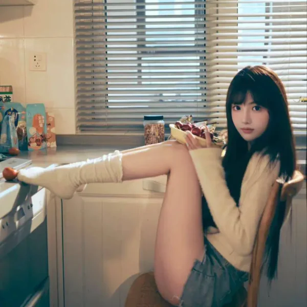 温哥华高端清纯女raya