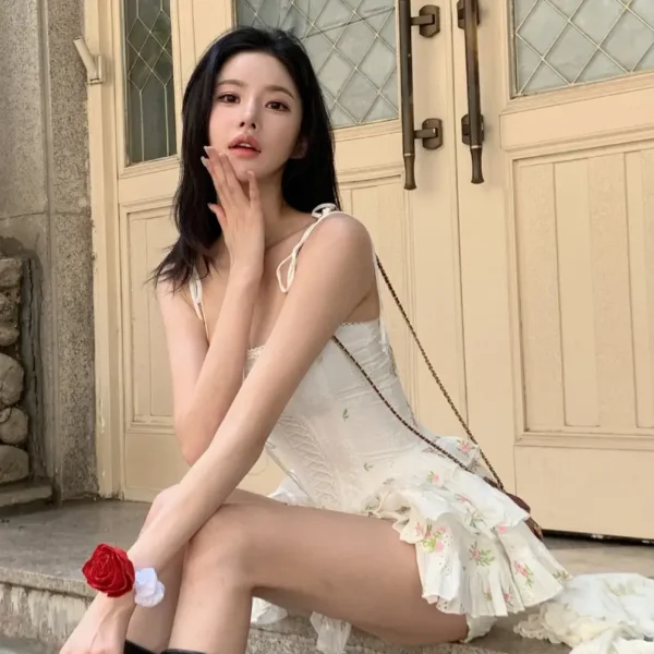温哥华高端包养女Shirley