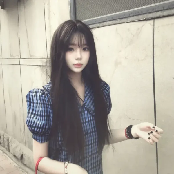 旧金山高端包养女Paula