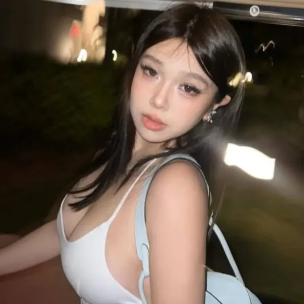 西雅图高端包养女Swan