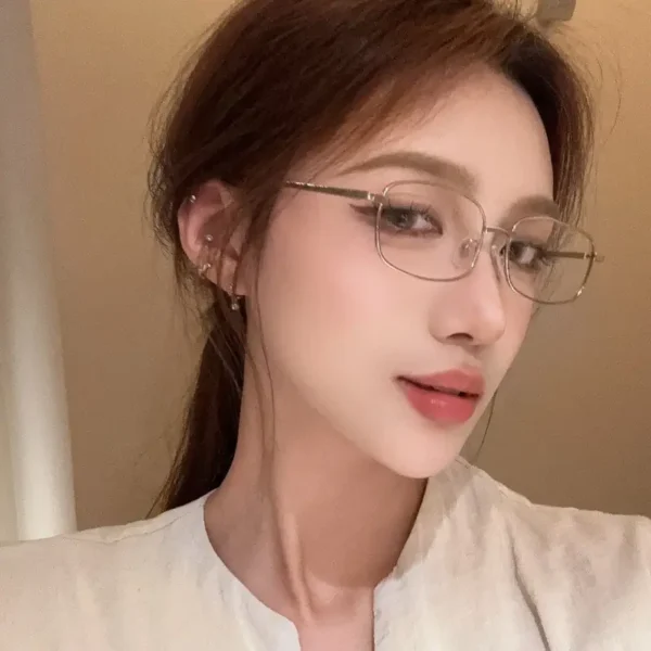 纽约高端包养女Zara