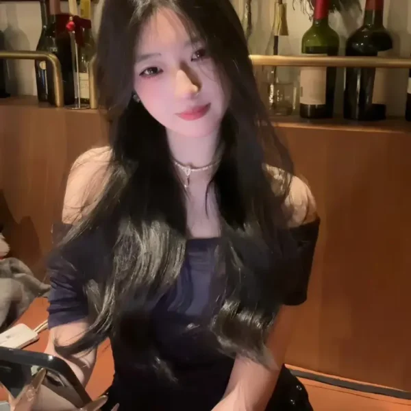 洛杉矶高端伴游女Emily