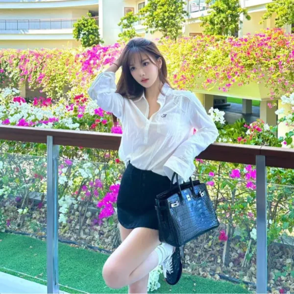 温哥华高端伴游女raya