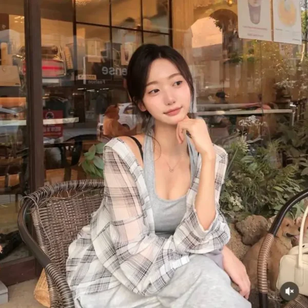 迈阿密高端约炮女Petal