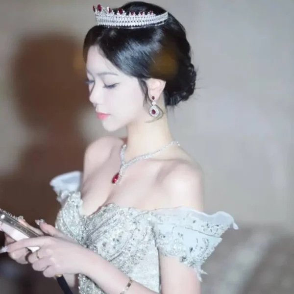 洛杉矶高端纯欲女Alina