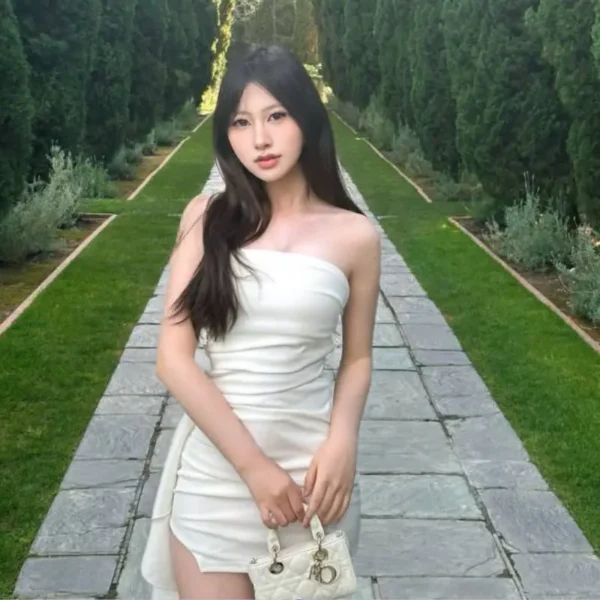 洛杉矶高端包养女Briar