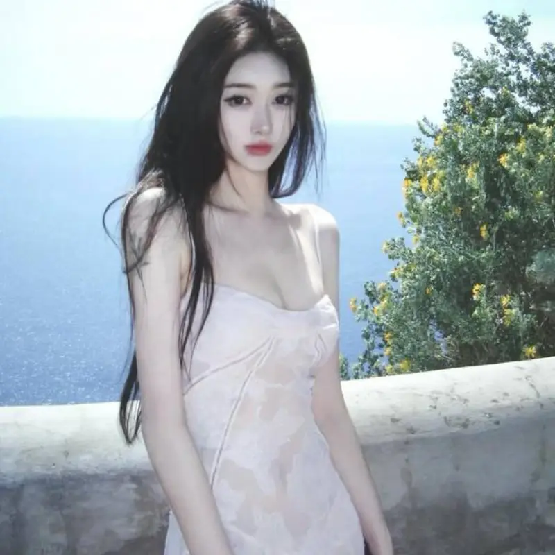 温哥华高端外围女Emilia