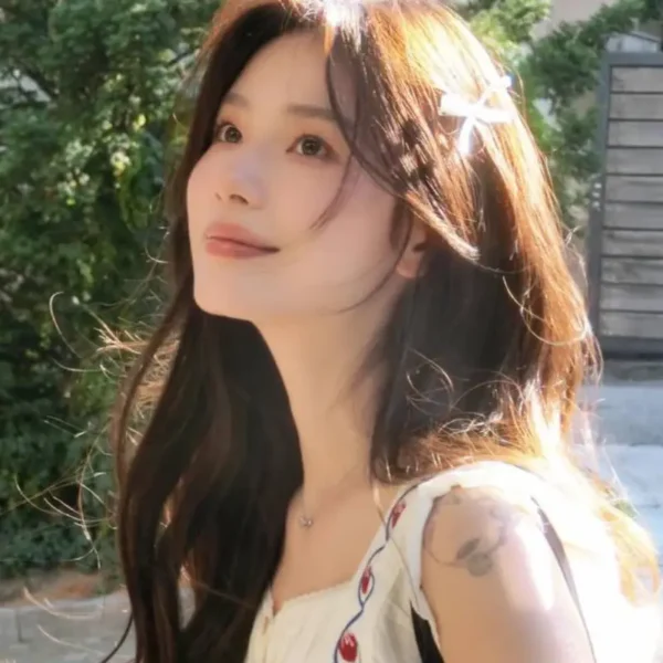 芝加哥高端包养女Zara