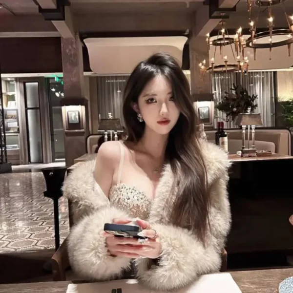 西雅图高端陪玩女Willow