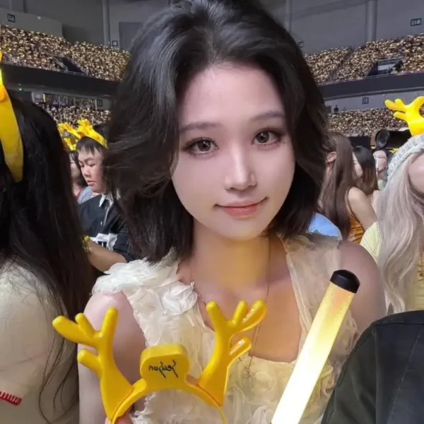 芝加哥高端包养女Lily