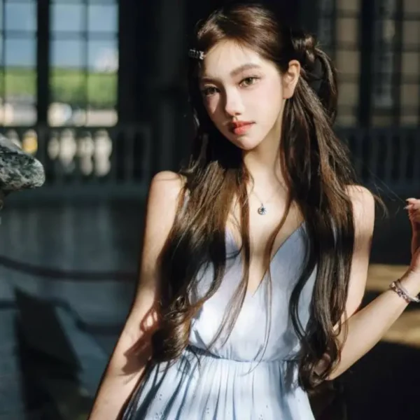 纽约高端包养女Lillian