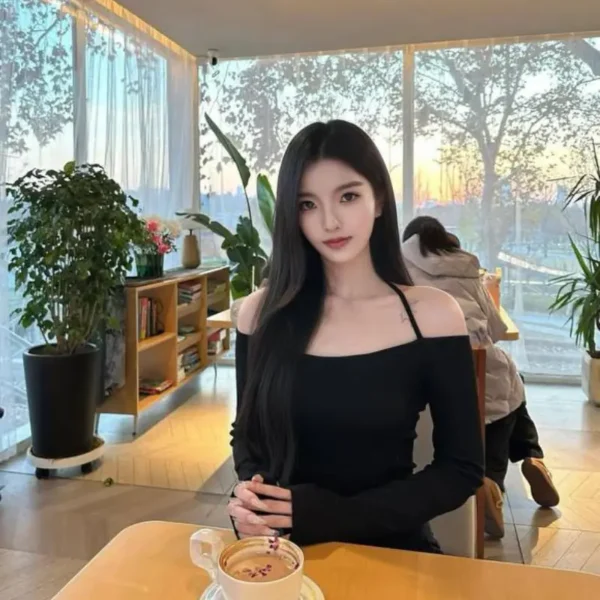 温哥华高端陪玩女Crystal