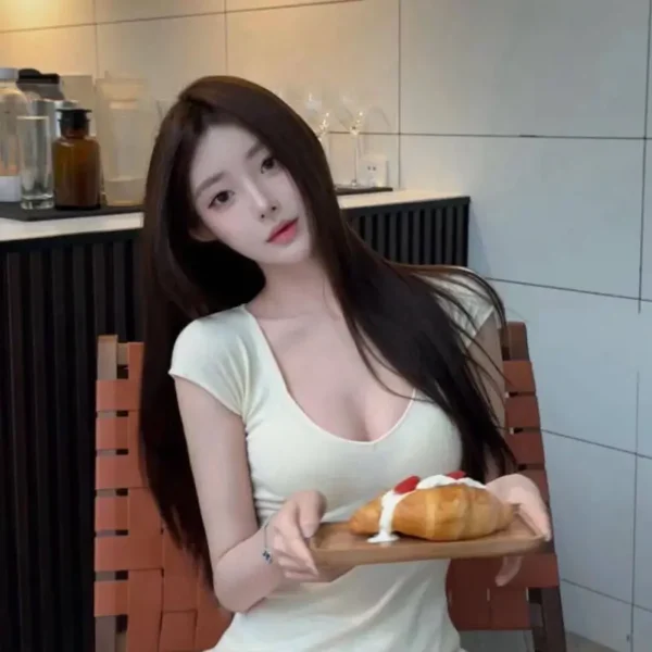 圣地亚哥高端清纯女Bailey