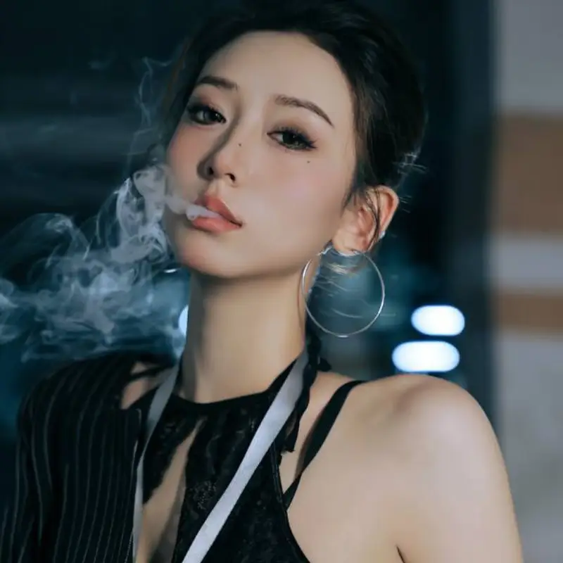 波士顿高端外围女Carmen