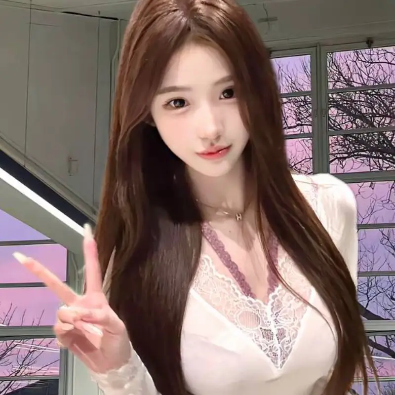 波士顿高端包养女Eliana