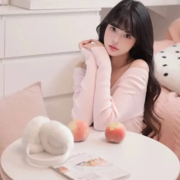 洛杉矶高端包养女Eleanor