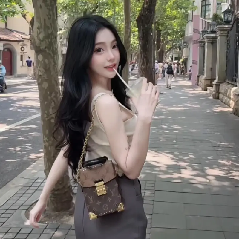 旧金山商务模特Gabriella